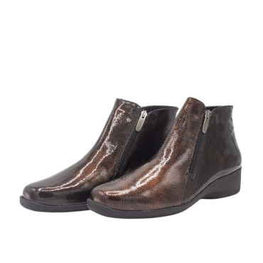 BOTIN CON CREMALLERAS DE CHAROL MARRÓN