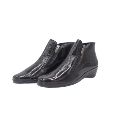 BOTIN CON CREMALLERAS NEGRO DE CHAROL