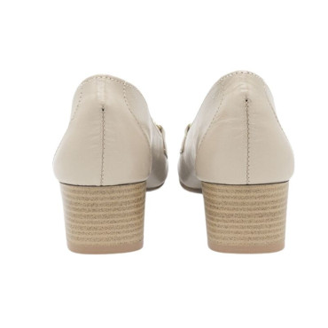 MOCASIN TACON BAJO CON BOCADO BEIGE