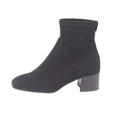 BOTÍN ANTE ELÁSTICO CON TACÓN NEGRO