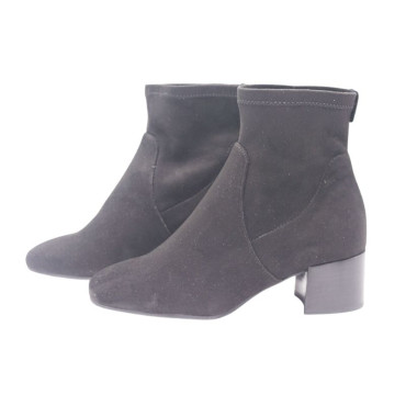 BOTÍN ANTE ELÁSTICO CON TACÓN NEGRO