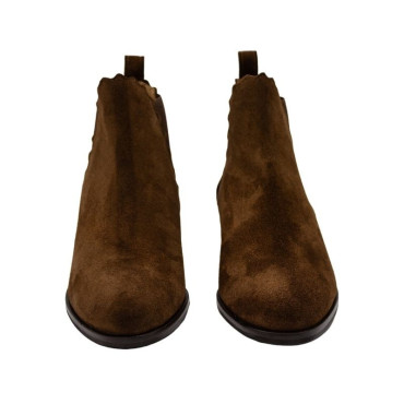 BOTÍN BAJO DE ANTE CON ONDAS MARRÓN