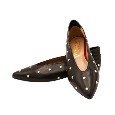 ZULEICA SALON CON TACHUELAS NEGRO