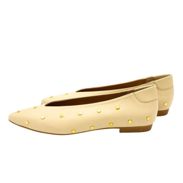 ZULEICA SALON CON TACHUELAS BEIGE