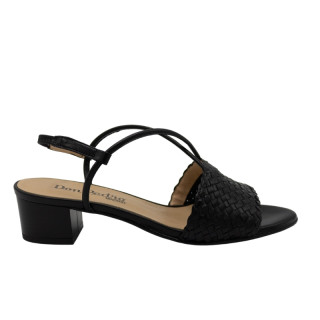 SANDALIA DE PIEL TRENZADA CON TACON NEGRA