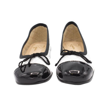 BAILARINA CON TACÓN MEDIO BLANCO-NEGRO