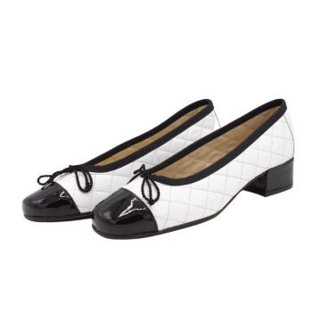 BAILARINA CON TACÓN MEDIO BLANCO-NEGRO