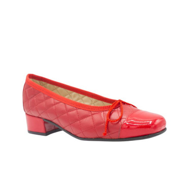 BAILARINA CON TACÓN MEDIO ROJA