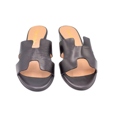 SANDALIA H CON TACON NEGRA