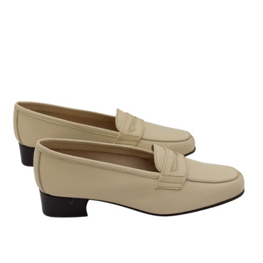 MOCASIN CON ANTIFAZ Y TACON TRIANA