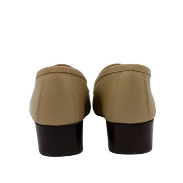 MOCASIN CON ANTIFAZ Y TACON PIEDRA