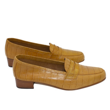 MOCASIN CON ANTIFAZ Y TACON COCO MIEL