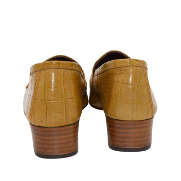 MOCASIN CON ANTIFAZ Y TACON COCO MIEL