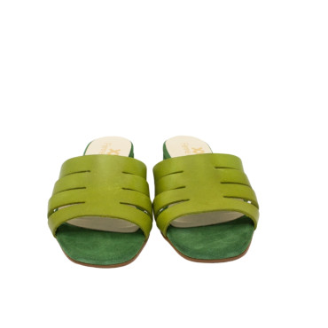 SANDALIA TIRAS DE PIEL VERDE