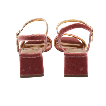 SANDALIA CON TIRA Y TACÓN BAJO ROSA