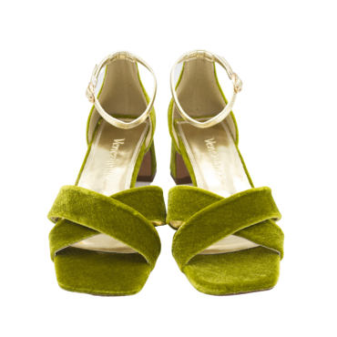 SANDALIA CON TIRAS CRUZADAS Y TACÓN BAJO VERDE