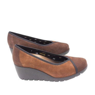 SALÓN CON CUÑA ANTE MARRÓN