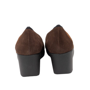 SALÓN CON CUÑA ANTE MARRÓN