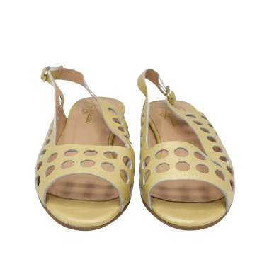 SANDALIA CON AGUJEROS ORO