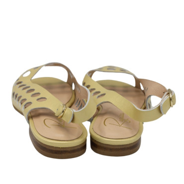 SANDALIA CON AGUJEROS ORO