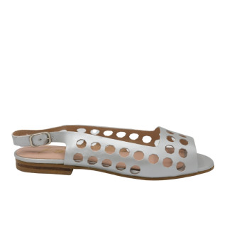 SANDALIA CON AGUJEROS PLATA