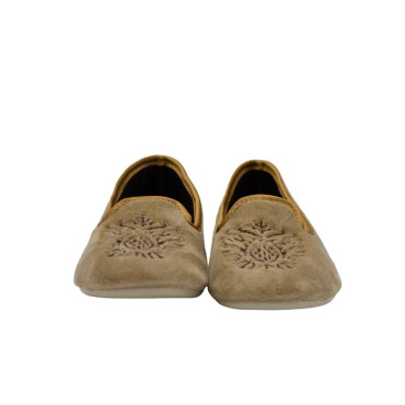 ZAPATILLA COPETE TERCIOPELO BORDADO CRUDO