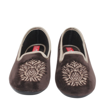 ZAPATILLA COPETE TERCIOPELO BORDADO MARRON