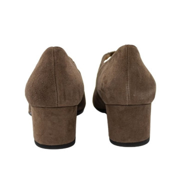 ZAPATÓN CON GOMAS ANTE TOPO