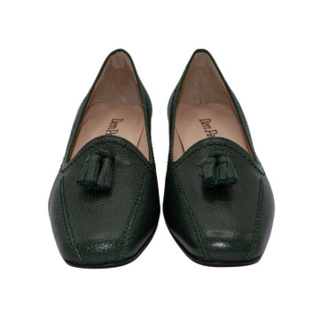MOCASÍN CON BORLAS Y TACÓN VERDE