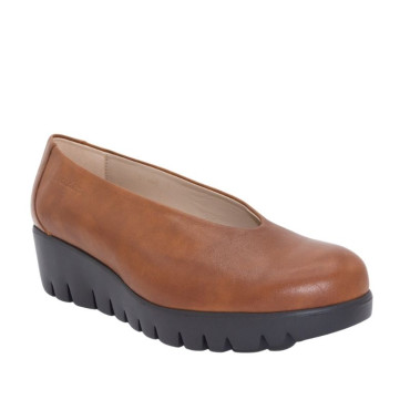 SALÓN CON CUÑA CUERO