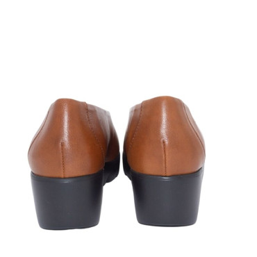 SALÓN CON CUÑA CUERO