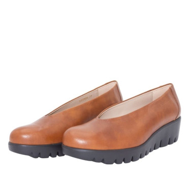 SALÓN CON CUÑA CUERO