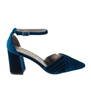 ZAPATO CON ESCOTE CRUZADO DE TERCIOPELO TURQUESA