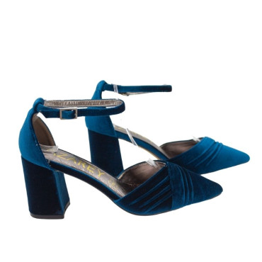 ZAPATO CON ESCOTE CRUZADO DE TERCIOPELO TURQUESA