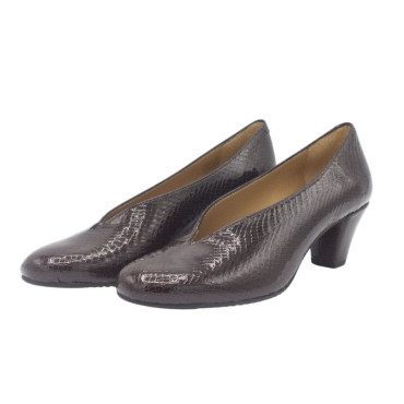 ZAPATO DE TACÓN CERRADO DE LADOS BOA MARRÓN