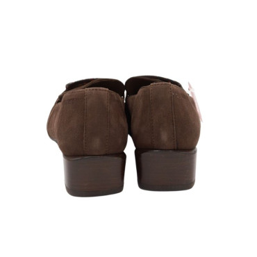 MOCASÍN CON ADORNO DE CAREY EN ANTE MARRÓN