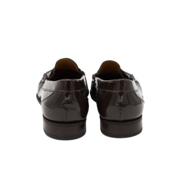 MOCASÍN CON ANTIFAZ EN CHAROL MARRÓN