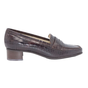 MOCASÍN CON ANTIFAZ Y TACÓN ESTAMPADO EN COCO MARRÓN