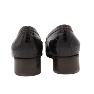 MOCASÍN CON ANTIFAZ Y TACÓN ESTAMPADO EN COCO MARRÓN