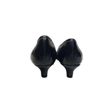 MOCASIN CON CUÑA Y ANTIFAZ NEGRO CHAROL