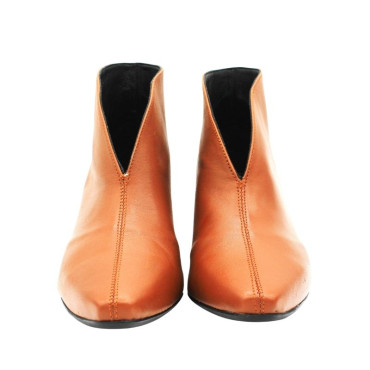 BOTIN TACÓN PIEL LISA CUERO