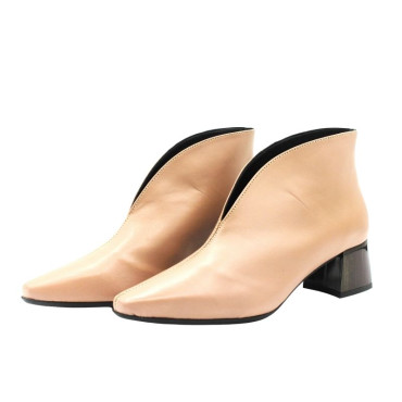 BOTIN TACÓN PIEL LISA TAUPE