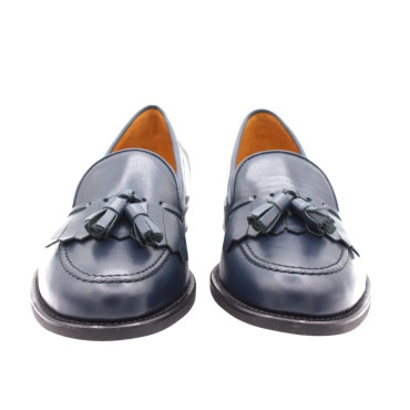 MOCASÍN CON BORLAS AZUL