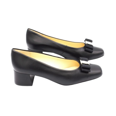 SALÓN CON LAZO NEGRO