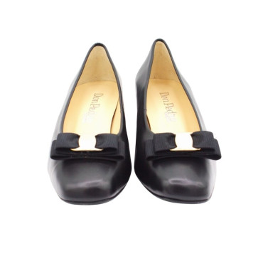 SALÓN CON LAZO NEGRO