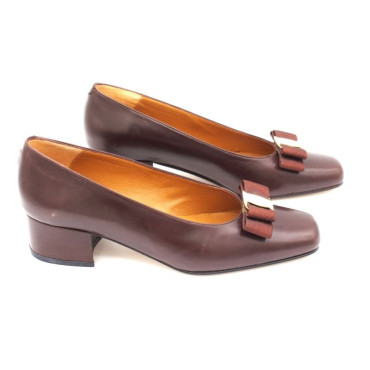 SALÓN CON LAZO MARRÓN