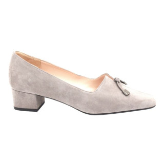 SALÓN CON ESCOTE EN PICO Y LAZO  ANTE GRIS