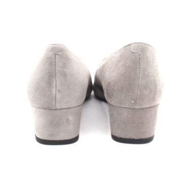 SALÓN CON ESCOTE EN PICO Y LAZO  ANTE GRIS