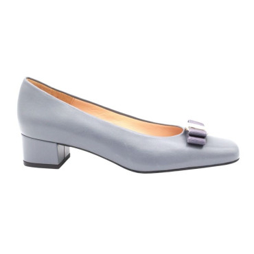 SALÓN CON LAZO GRIS