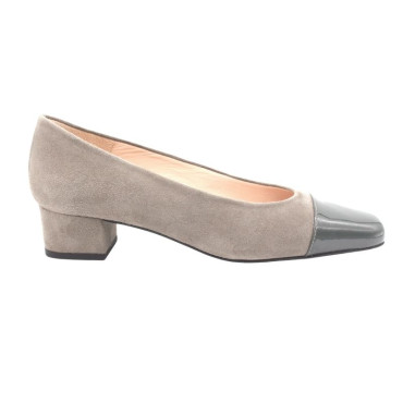 SALÓN DE ANTE CON PUNTERA CHAROL GRIS